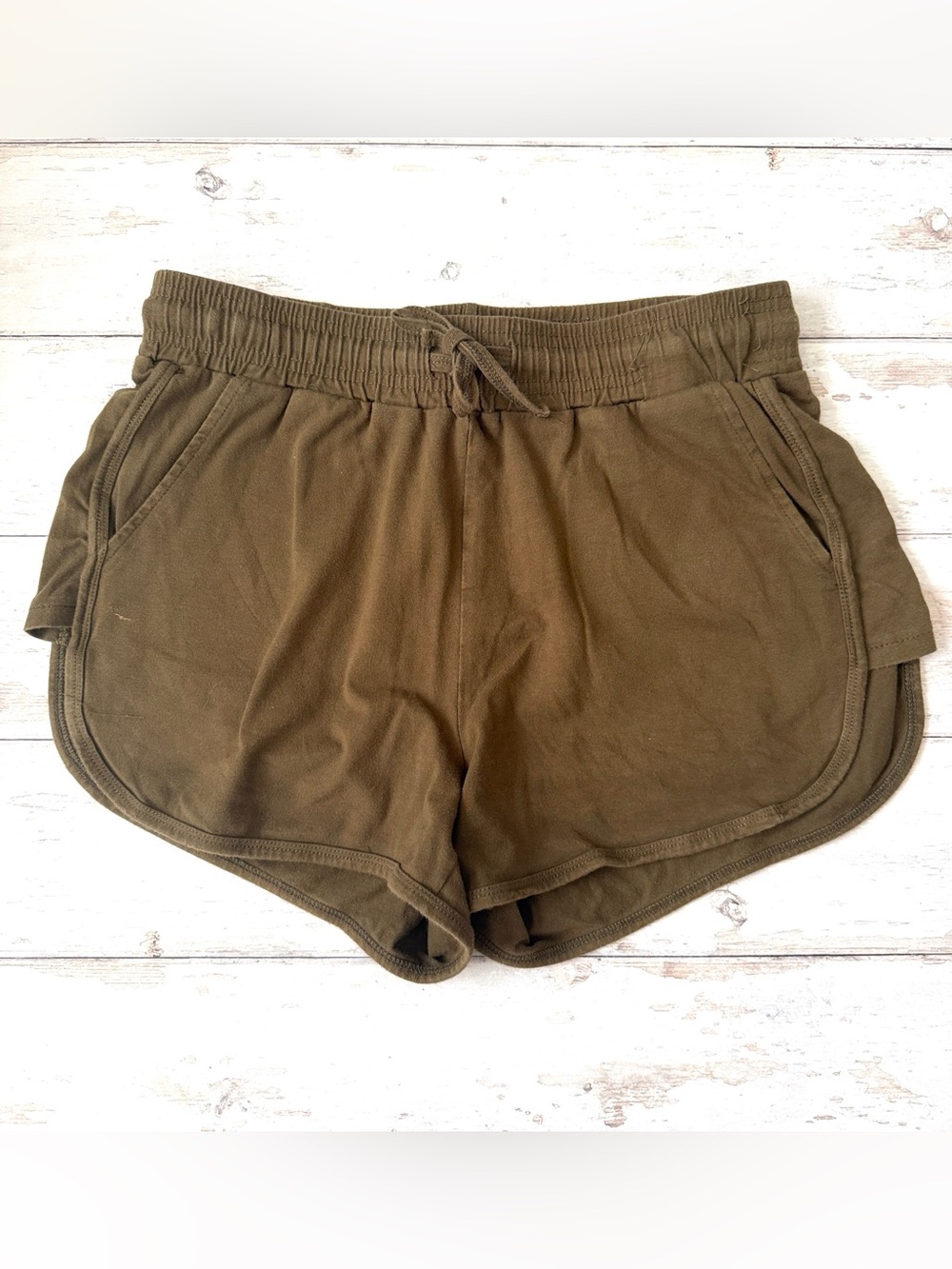 Women’s Medium Olive Green Casual Comfort Sweat Shorts
